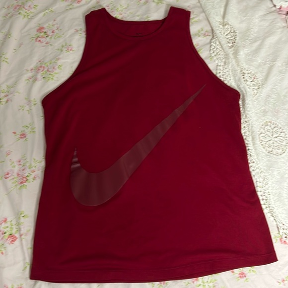 Nike Shirt - Picture 1 of 3